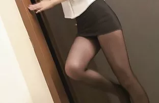 xxx Young housewife in the kinky solosex with hairy cunt